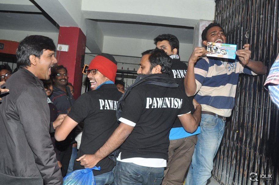 Gopala-Gopala-Benefit-Show-at-Shiva-Parvathi